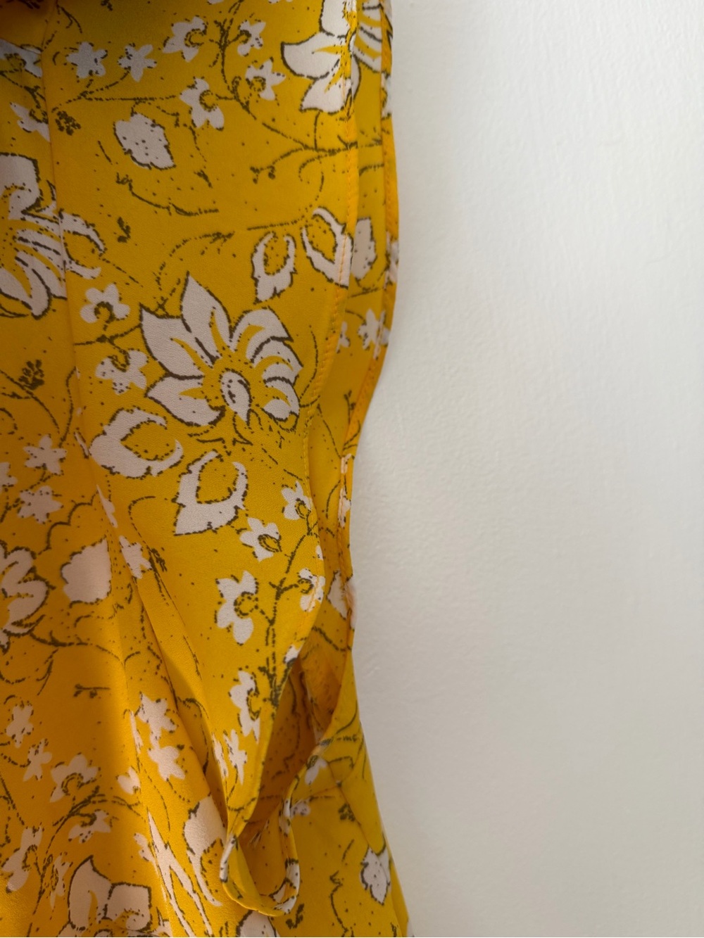 Carolina Belle Yellow Floral V-Neck Flutter Sleeve Blouse - Picture 5 of 5